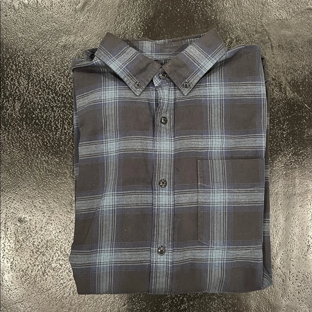Banana Republic Luxe Flannel Slim Fit Navy and Black Plaid Shirt Size Large